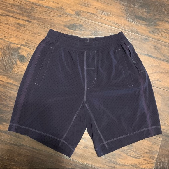 Lululemon Run: Response Short Reversed Mini Polka Dot Black Swan / Black - Picture 10 of 16